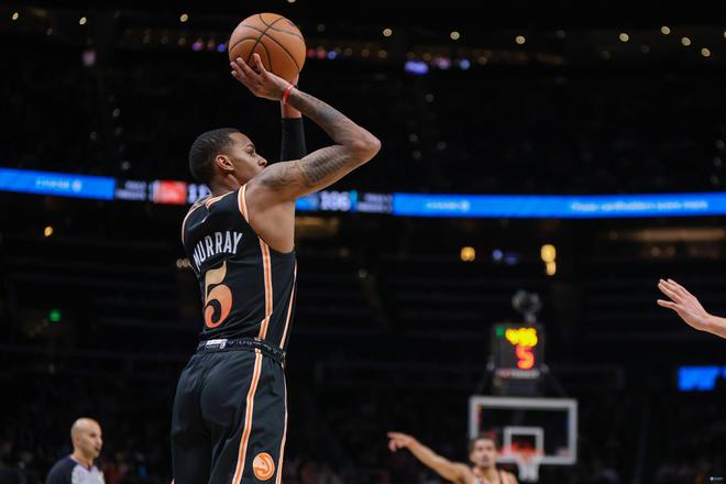 NBA激烈冲突，7人遭驱逐！活塞球员暴力事件惹争议.