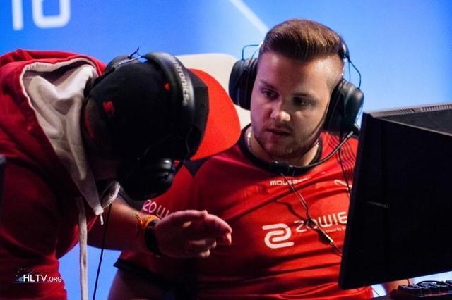 她以独特的 她以独特的