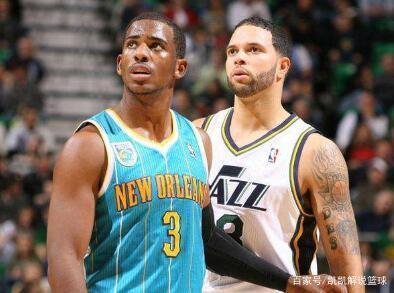 队的后防线 队的后防线